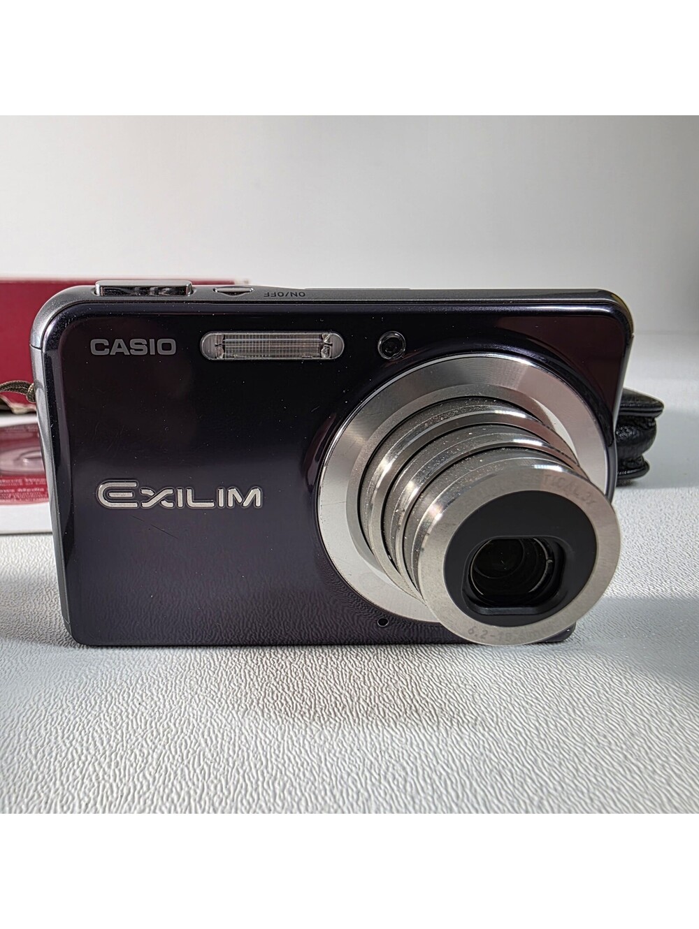Casio Exilim EX-S770 7.2MP Digital Blue Compact Camera 3x Zoom LCD Bundle